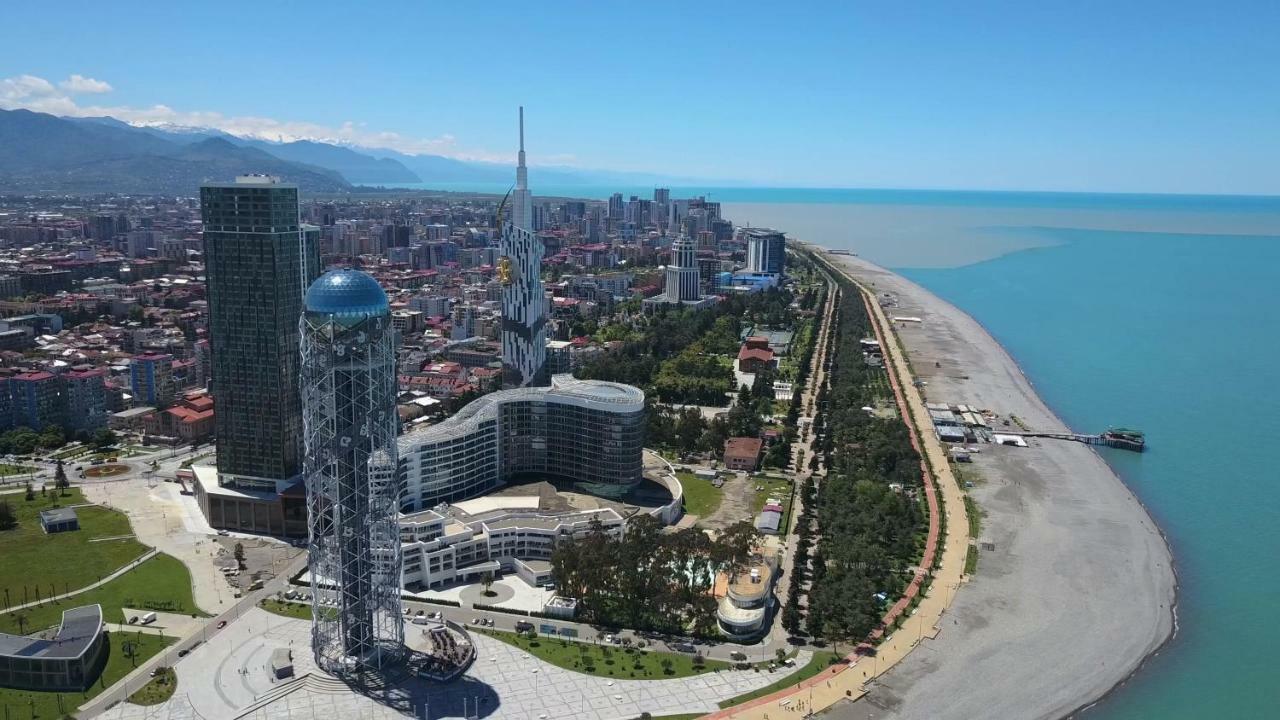 Mikepalace Batumi Exteriör bild